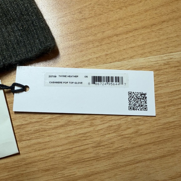 NWT White + Warren Cashmere Pop Top Gloves [Dark Green / Thyme] - Picture 3 of 5